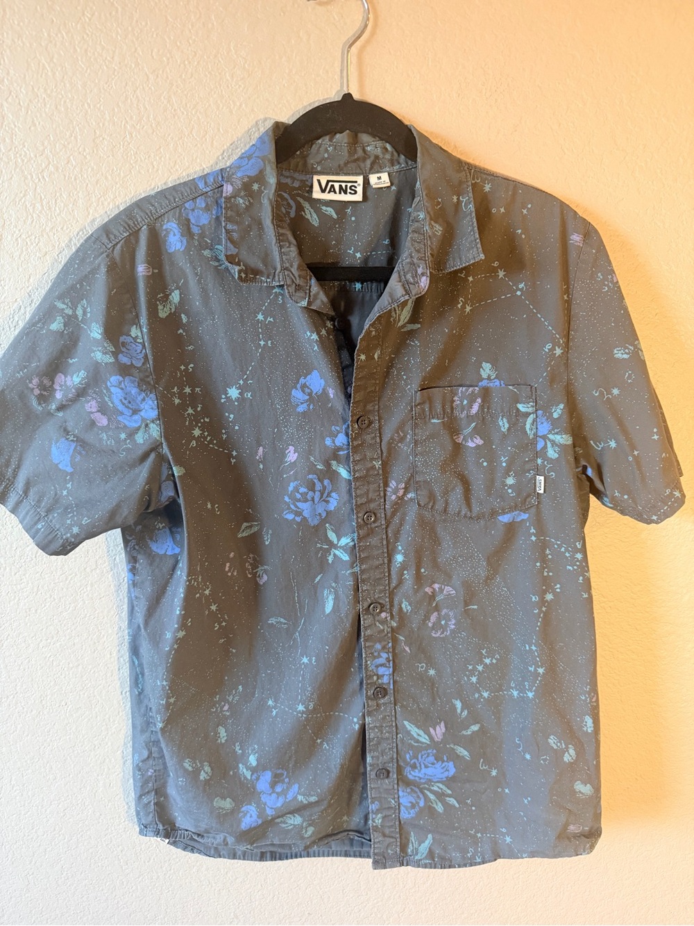 Vans Men's Short-Sleeve Button-Up Shirt - Gray with Blue Floral Accents